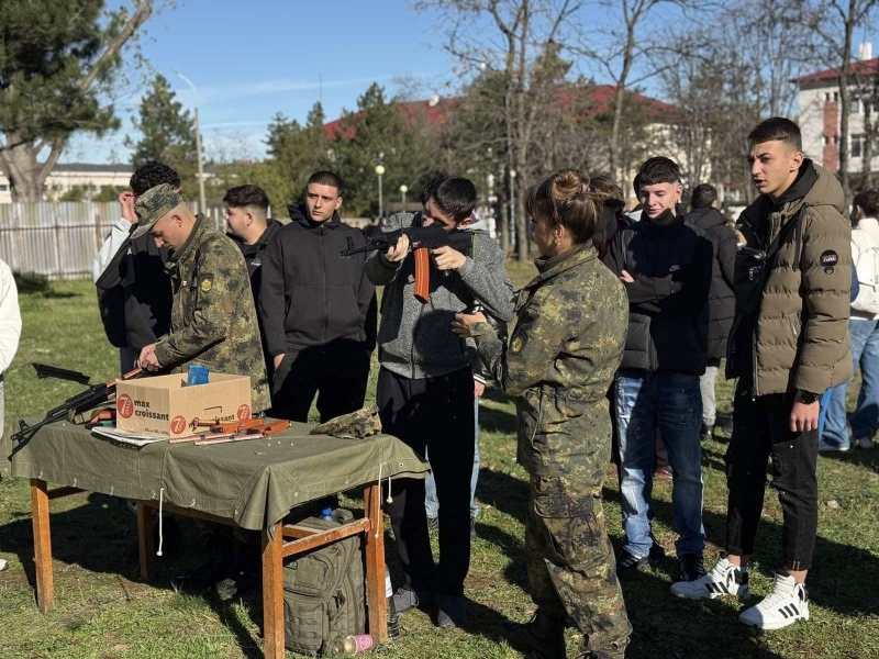 Ученици от Мизия и Крушовица посетиха Военно формирование 54 990 – Враца