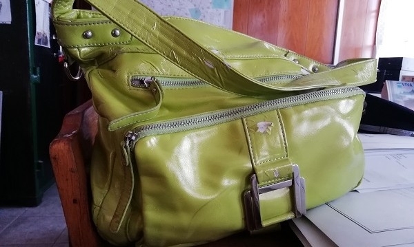 25-годишна жена от Шумен е намерила чанта с пари и