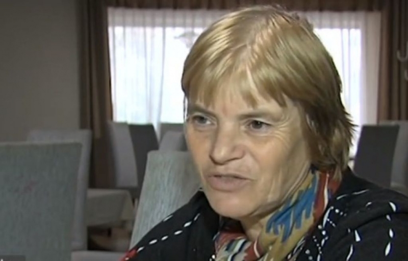 Жена която е без кола и без шофьорска книжка получава