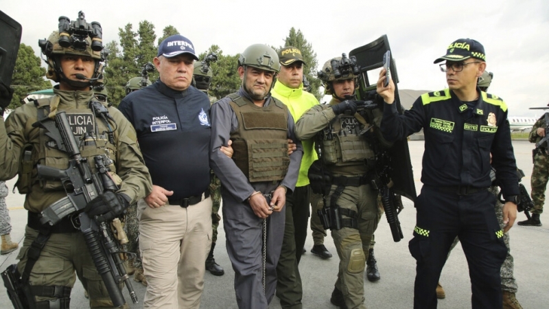 Колумбия екстрадира в САЩ най-издирвания бос на наркокартел Дайро Антонио