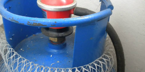 Жена е с изгаряния след битов инцидент с газова бутилка