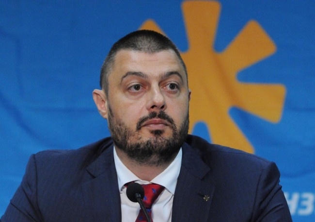 Николай Бареков: Цветан Цветанов се завръща в играта като скрит купувач ...