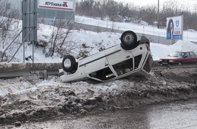 Зрелищна катастрофа е станала снощи край Враца научи BulNews bg Около