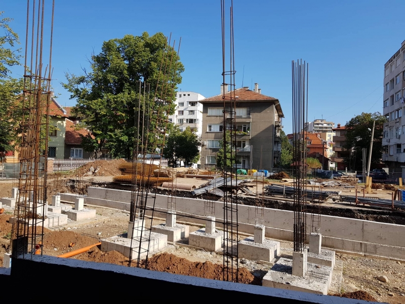 Във връзка с изграждането на многофункционална спортна зала в СУ