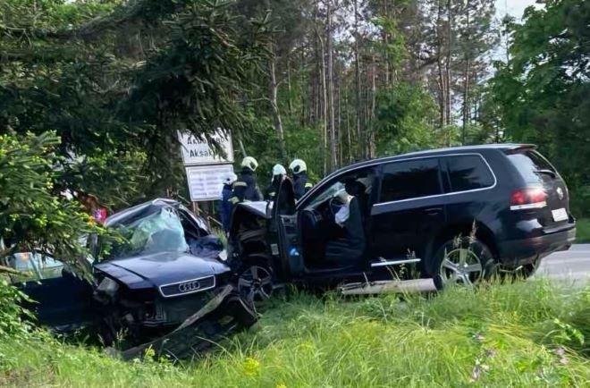 Експертиза бави делото за катастрофата с колата на Кирил Петков