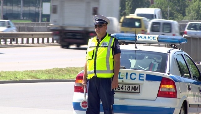 І МЕТЕОРОЛОГИЧНА ОБСТАНОВКА През нощта облачността ще намалее до предимно