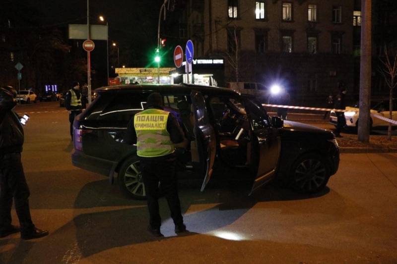 Неизвестен в Киев стреля по автомобил на депутата от Областния