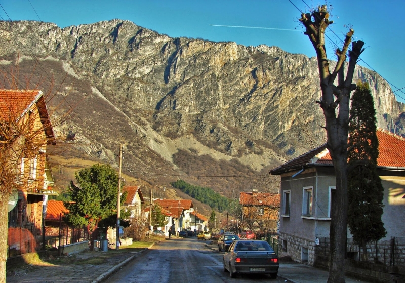 В рамките само на един ден частен съдебен изпълнител сложи