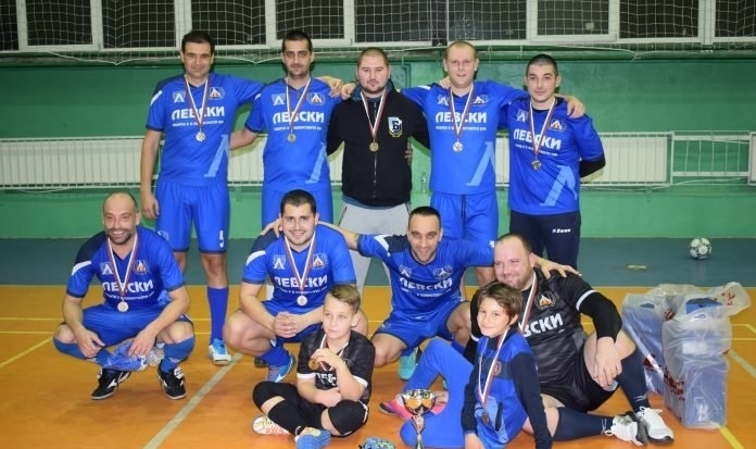 Отборът на Сини енергетици спечели тазгодишния Коледен турнир по футбол