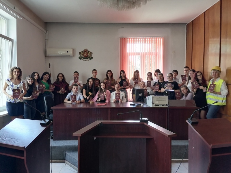 В Районен съд Враца днес се състоя симулативен съдебен