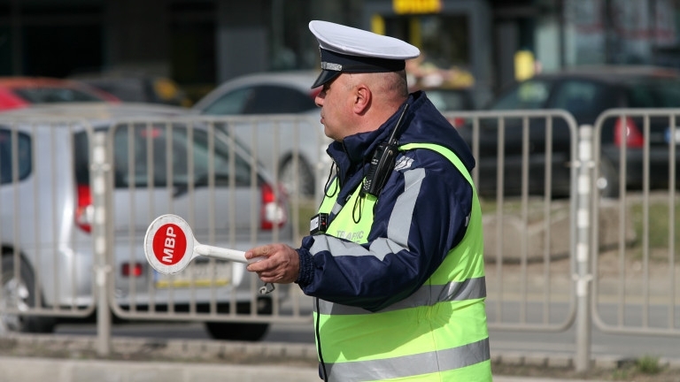 Операция на Пътна полиция за контрол на товарните автомобили и