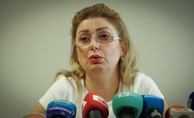 Изпълнителният директор на Агенцията по вписванията Зорница Даскалова подаде молба