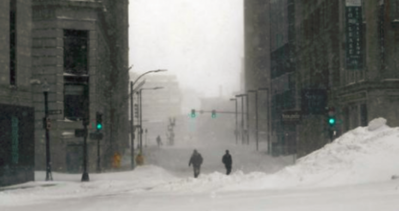 Снежните бури които връхлетяха Обединеното кралство в нощта срещу сряда