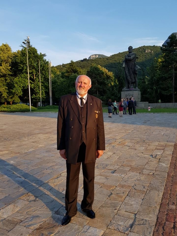 Уважаеми учители ученици и родители Поздравявам Ви по повод Деня