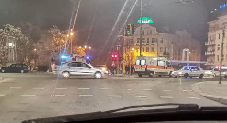 Поне трима души са пострадали при жестока катастрофа тази нощ