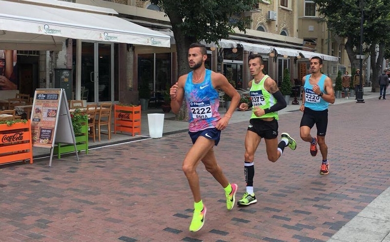 Националният рекордьор в дисциплината стипълчейз Митко Ценов спечели първото место на традиоционния шосеен