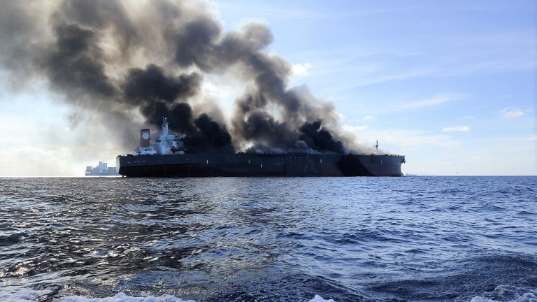 Експлозия е станала тази сутрин на кораб плаващ под флага