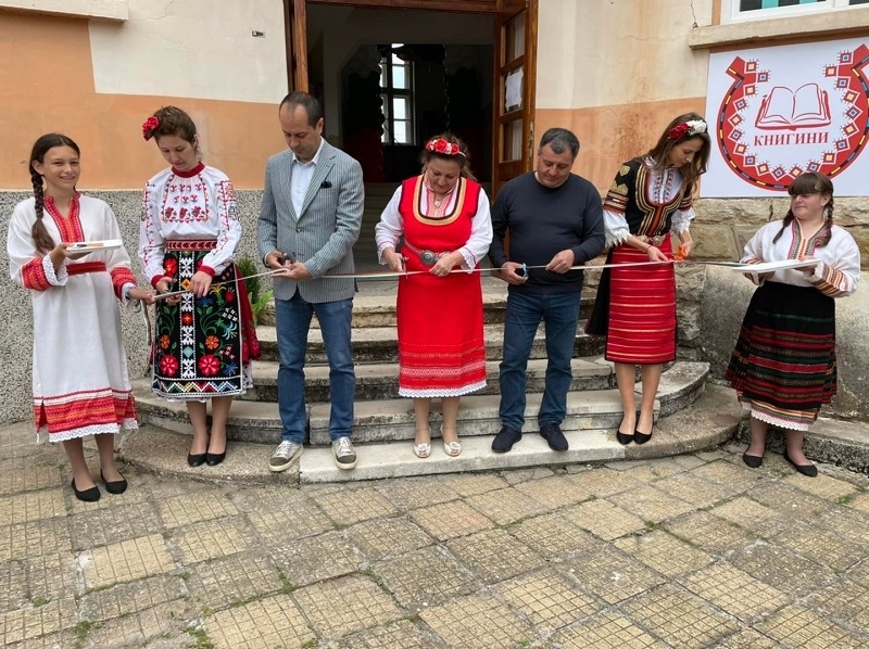 В сградата на бившата детска градина в село Челопек вече