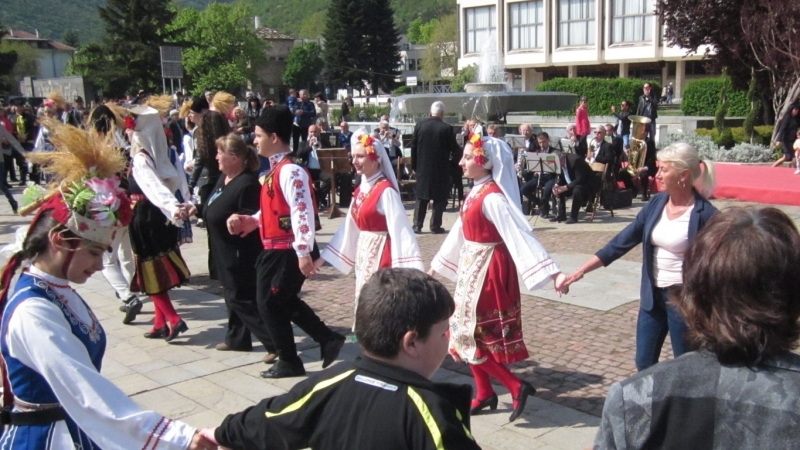 Във Враца ще се проведе Маратон на хорото Той ще