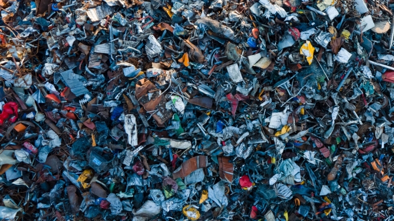 Камиони с пластмасови отпадъци с произход от Румъния Полша и