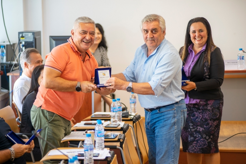 Общински съвет Мездра заседава присъствено за последен път през