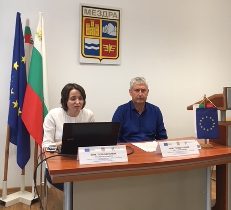 Община Мездра приключва строително монтажните дейности за енергийно обновление на сградата