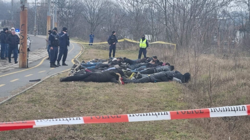 Служители на РУ Нова Загора и група Миграция работят по случай