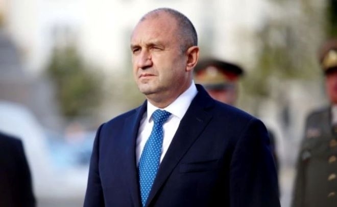 Картите на Радев от ръкава лъснаха: Това са знаците, че ще щурмува НС скоро