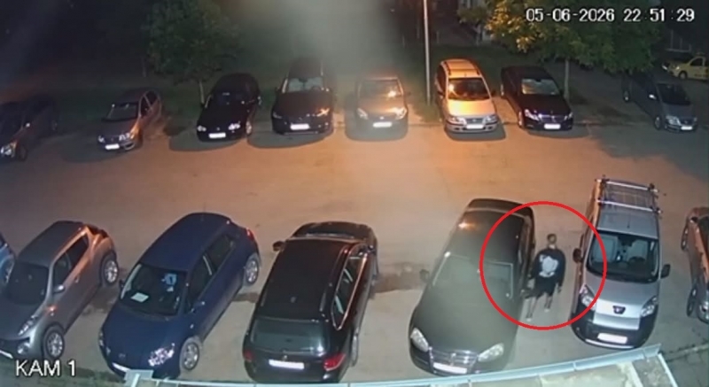 Камери за видеонаблюдение заснеха пореден случай на бандит търсещ отключени