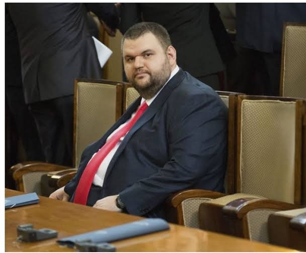 Централното оперативно бюро на ДПС изключи Делян Пеевски съобщиха от