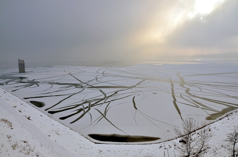 10 сантиметра е снежната покривка в Берковица сняг има и
