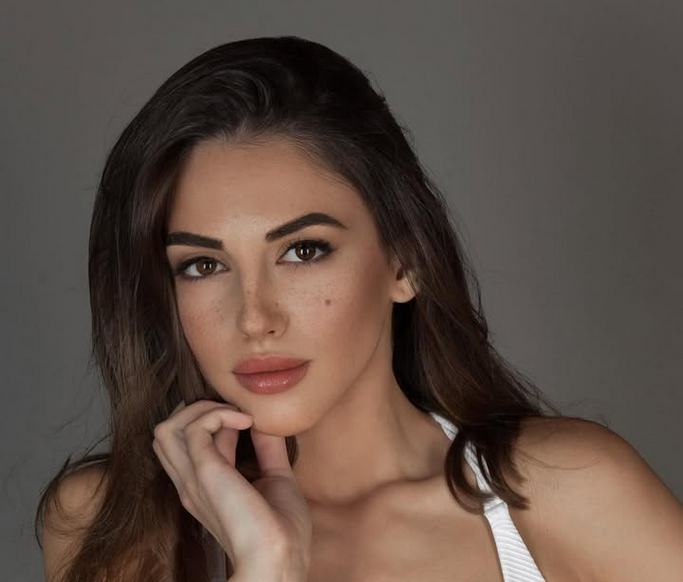 Йога инструкторка теши ударения вратар Наумов /снимки/