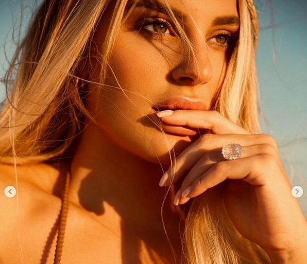 Русокосата фурия Франческа Брамбила провокира последователи си в социалните мрежи