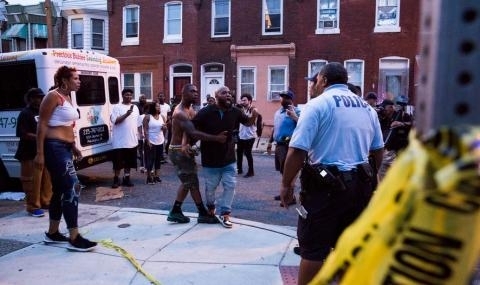 Шест души са пострадали в резултат на престрелка в американския