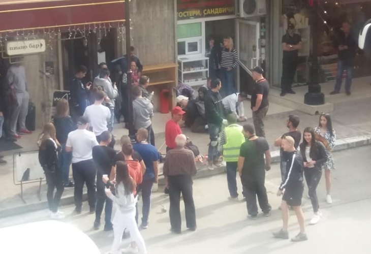 Японски туристи хванаха крадла която се е опитала да ги