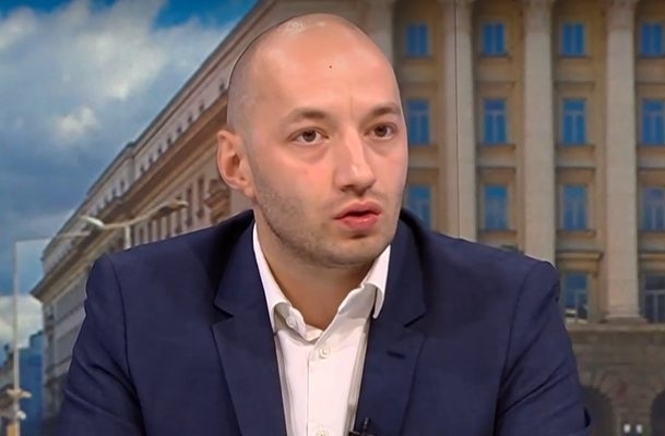 Румен Радев няма време да регистрира партия Вероятно ще се