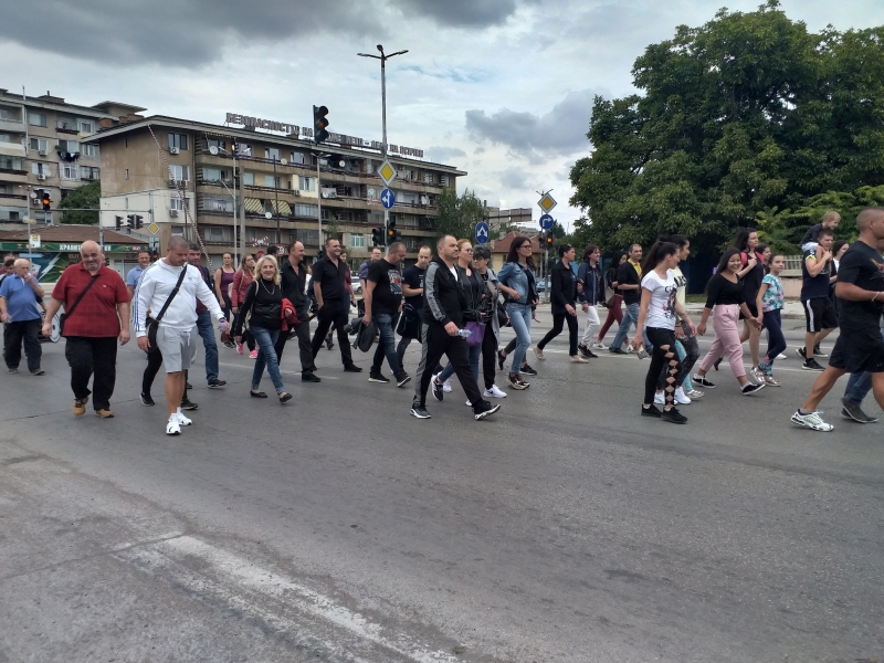 Собственици на заведения и хотели протестираха днес в Монтана срещу