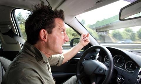 Шофьорите употребяват нецензурна дума средно на всеки 4 км сочи