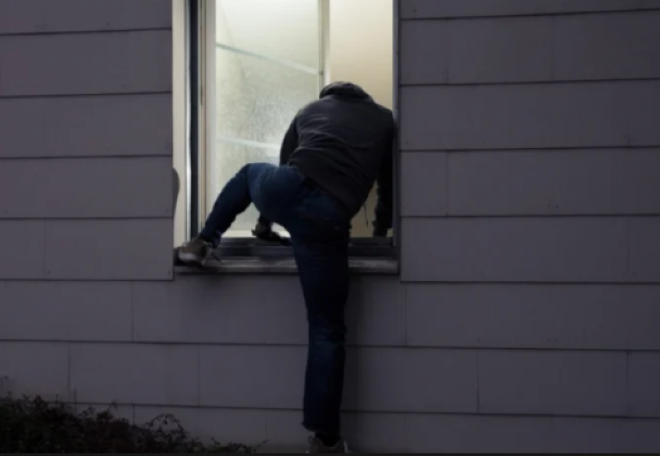 Бандити задигнаха каса с 20 хиляди лева от фирма в