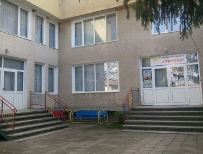 Поставиха под карантина 17 души от детска градина Слънчице във