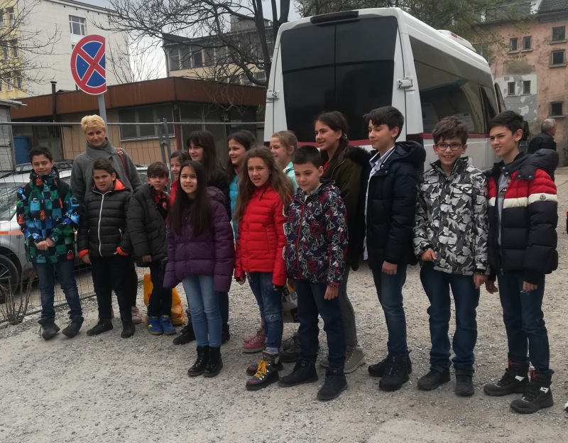 Малките приятели на Мездра от частно училище Д р Петър Берон