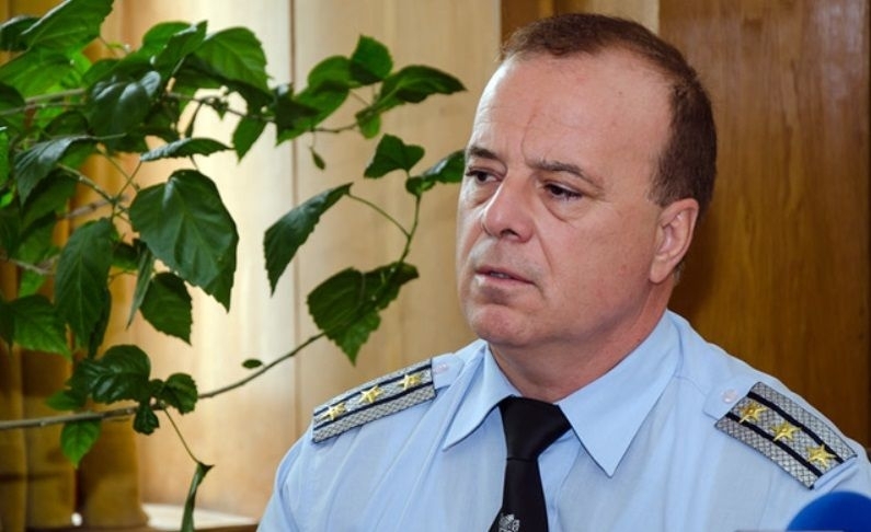 Шефът на КАТ-София открил хапче в закуската си, когато лежал в ареста в ...