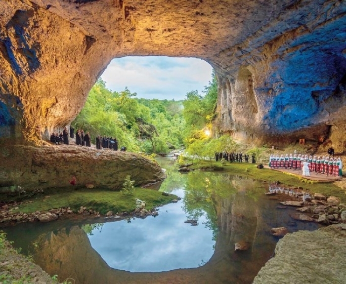 Тържественият пасхален благотворителен концерт Мост на небесата ще бъде представен