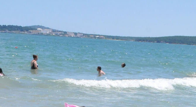 Жена издирвана от полицията завлича туристи с фалшиви почивки на