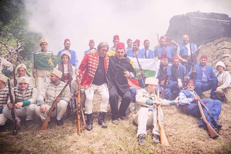 Повече от 100 родолюбиви българи от различни региони на страната