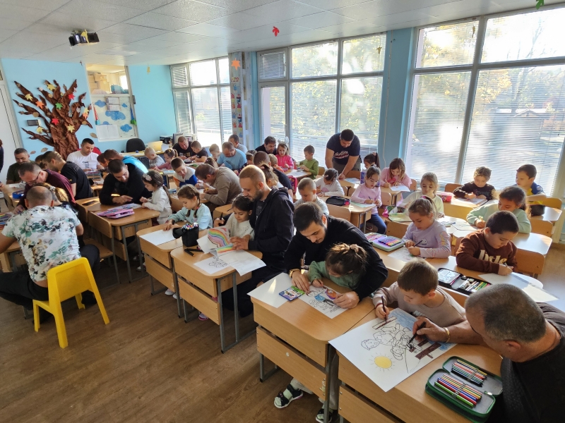Седмицата на бащата в ДГ "ЕТК"-Враца бе съпроводена от интересни дейности /снимки/