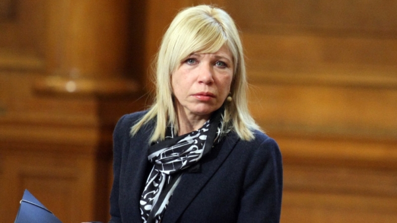 С гласа 173 за нито един против и 7