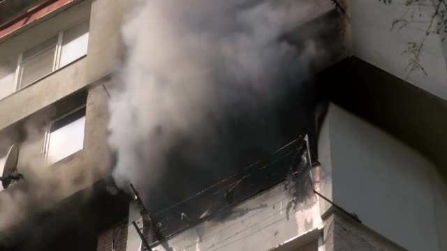 Пожар избухна в апартамент в Монтана заради некачествен ремонт съобщиха