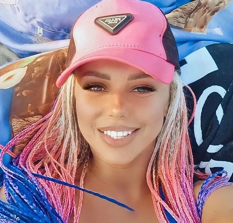 Не участвам в никакъв секссайт Това е платформа на известни