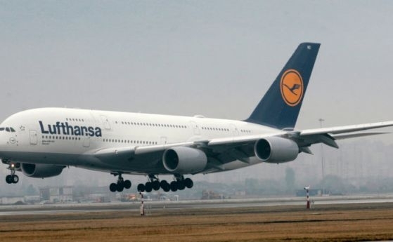 Самолет на немската авиокомпания Луфтханза който е трябвало да излети